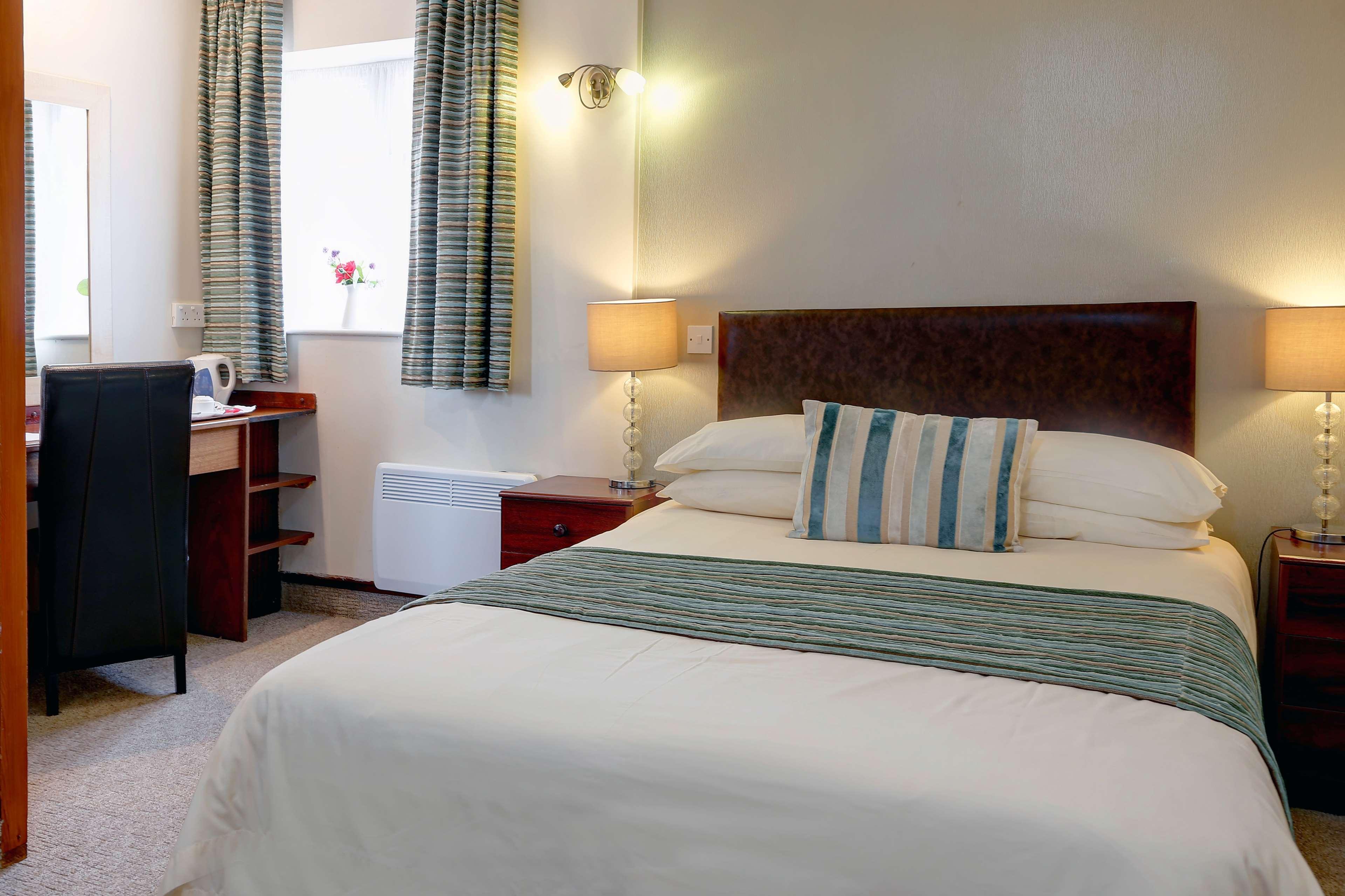 Best Western Compass Inn Tormarton Bagian luar foto