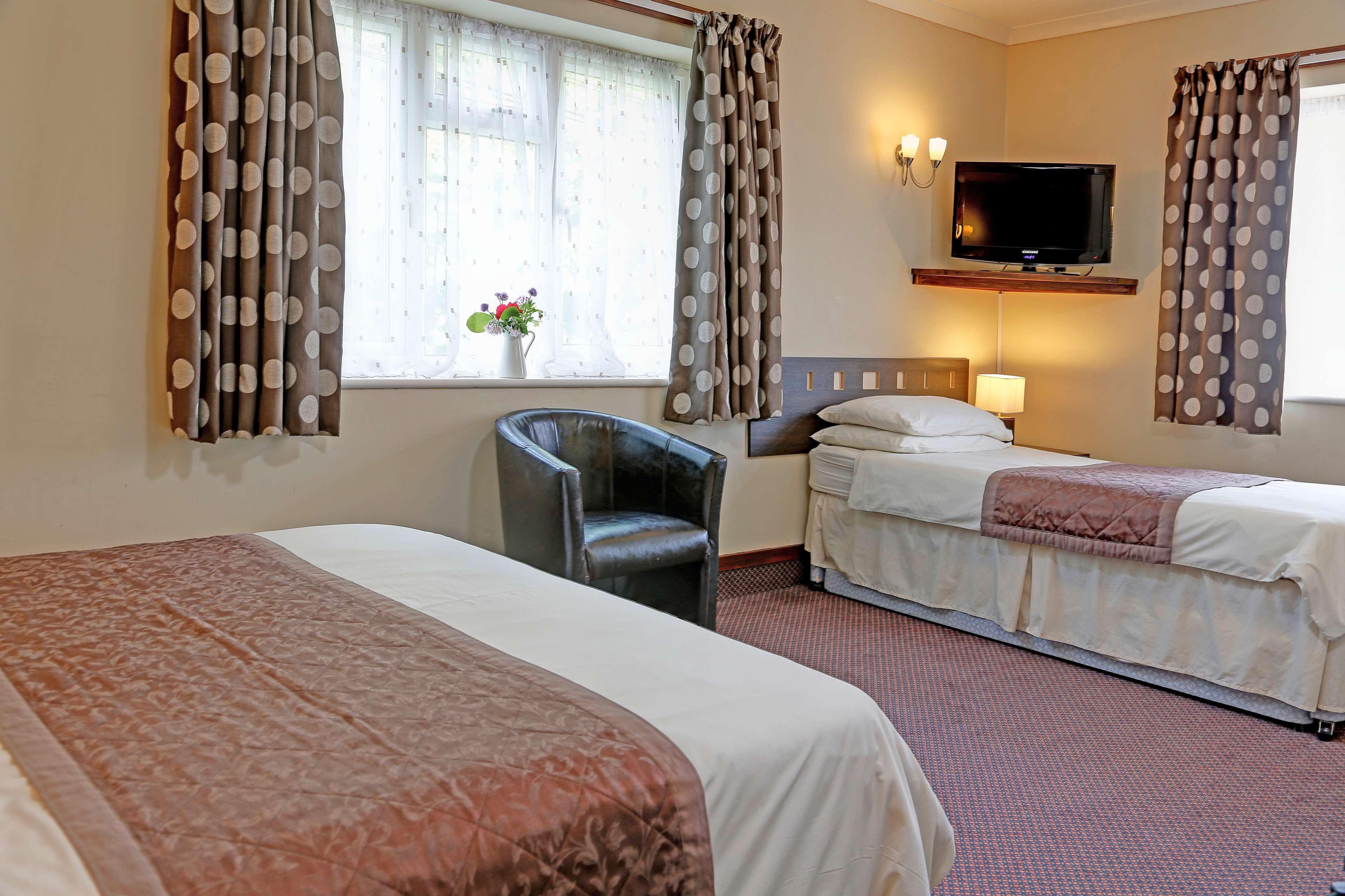 Best Western Compass Inn Tormarton Bagian luar foto