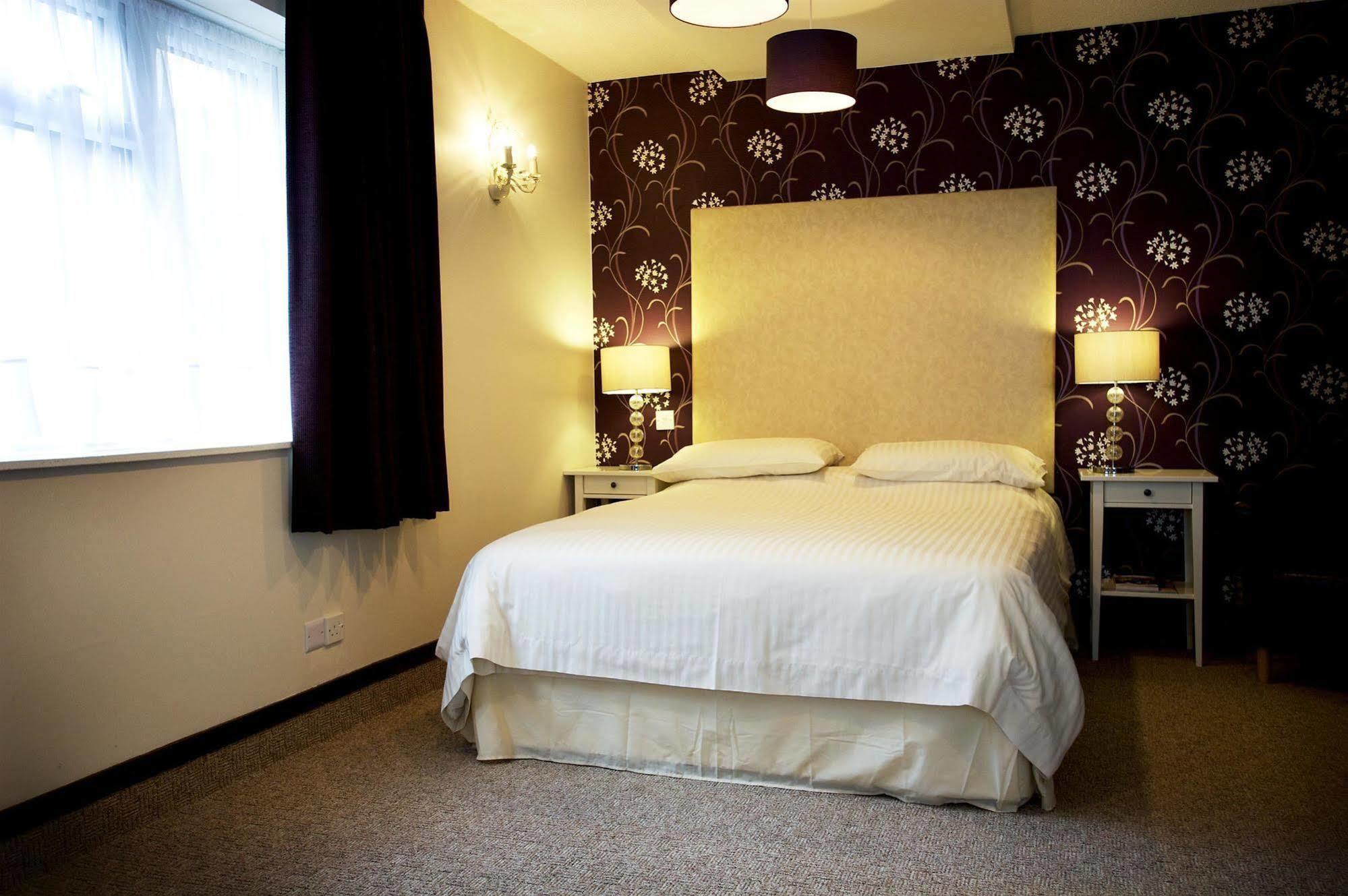 Best Western Compass Inn Tormarton Ruang foto