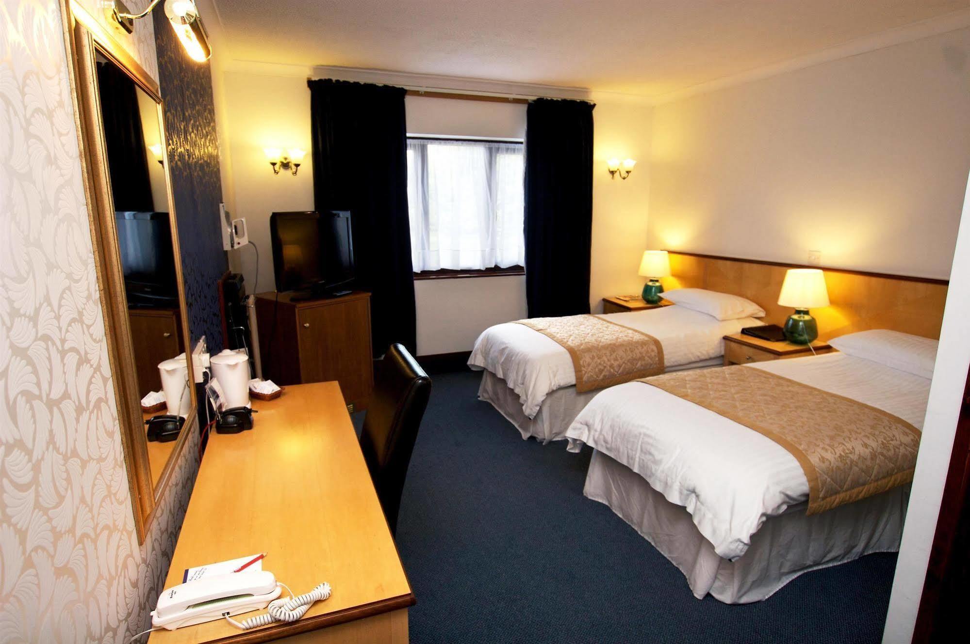 Best Western Compass Inn Tormarton Ruang foto
