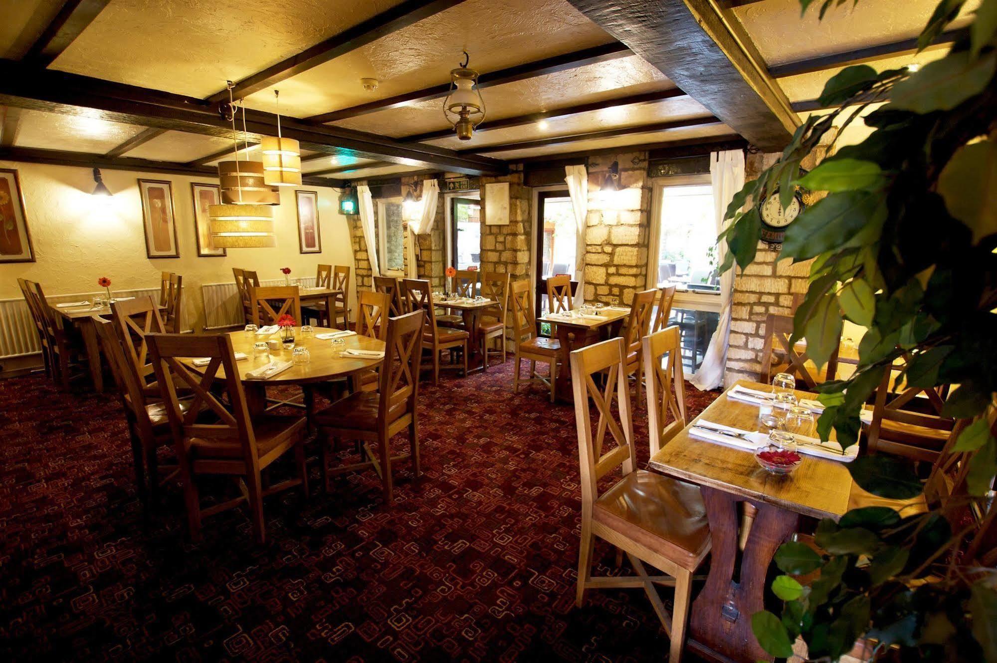 Best Western Compass Inn Tormarton Restoran foto