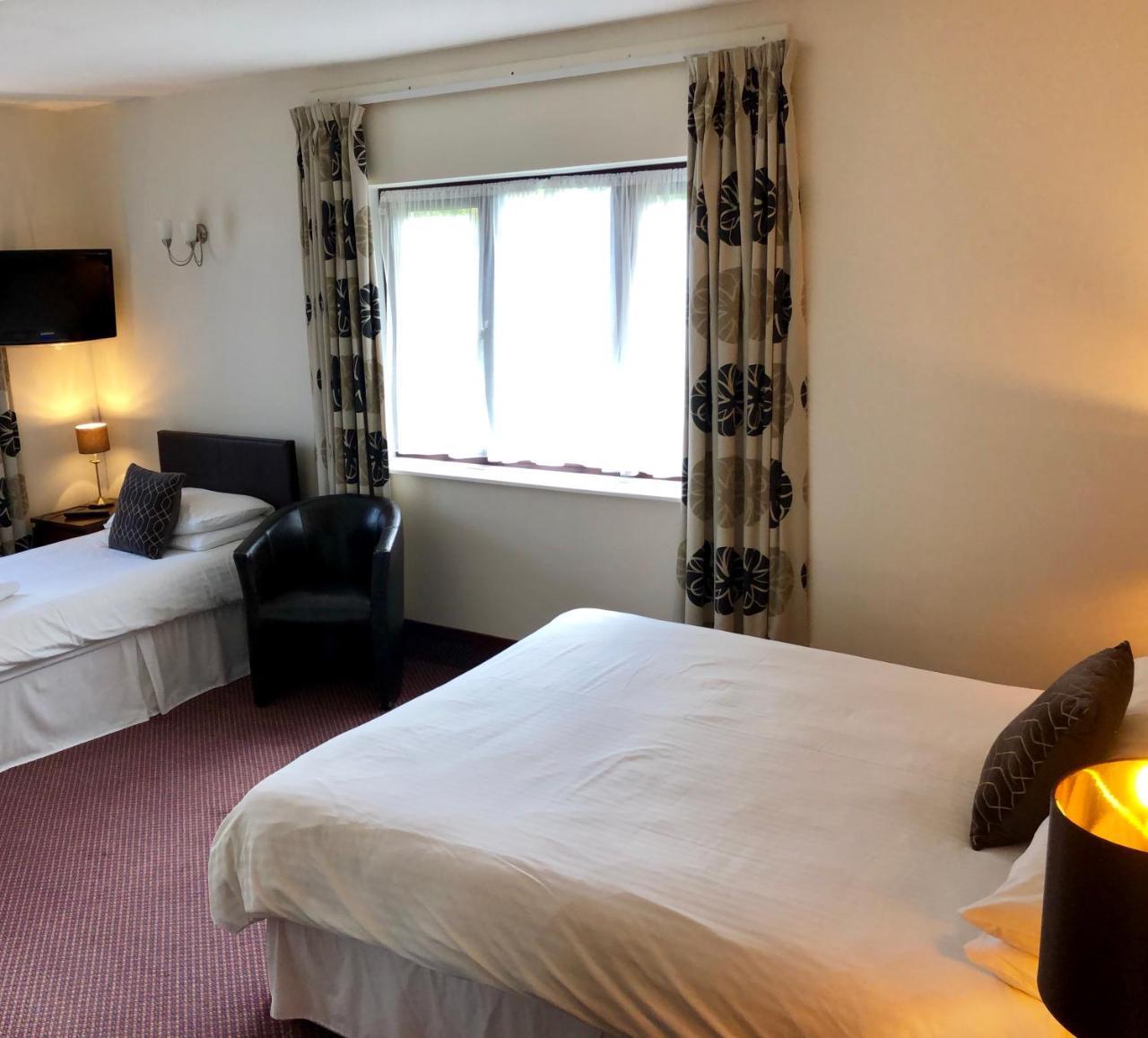 Best Western Compass Inn Tormarton Bagian luar foto