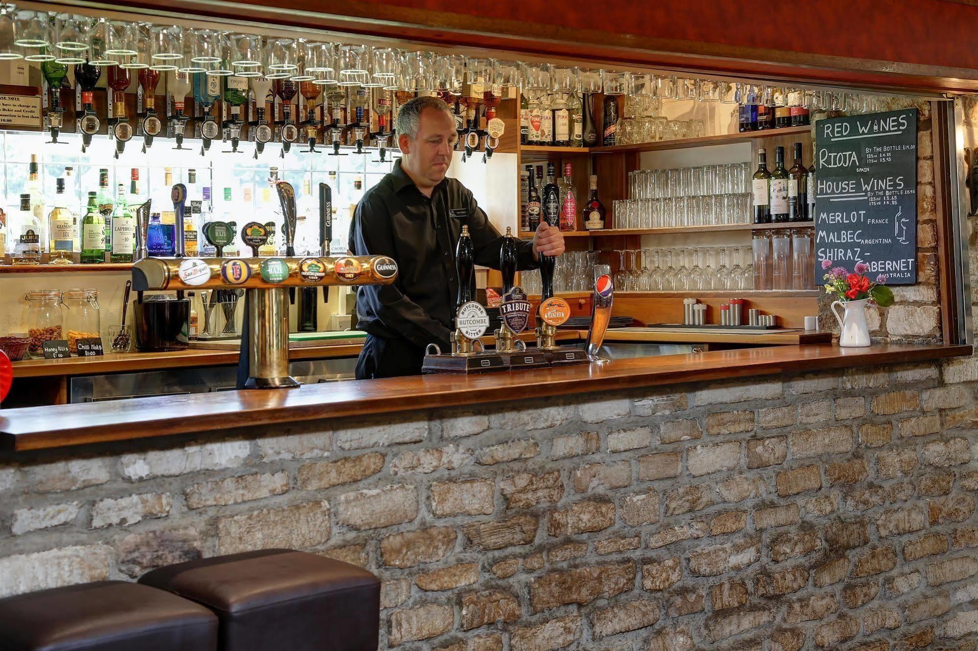 Best Western Compass Inn Tormarton Bagian luar foto
